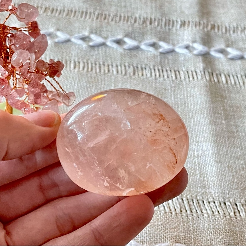 🍓Strawberry Quartz Crystal Tree & Palm Stone🍓 - Picture 10 of 15
